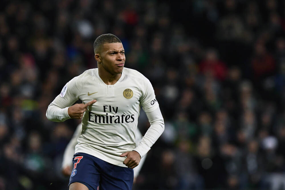 她因一根棒棒糖爱上他，甜蜜爱情背后隐藏着怎样的秘密